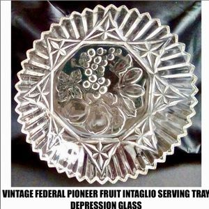 VINTAGE FEDERAL PIONEER FRUIT INTAGLIO SERVINGTRAY